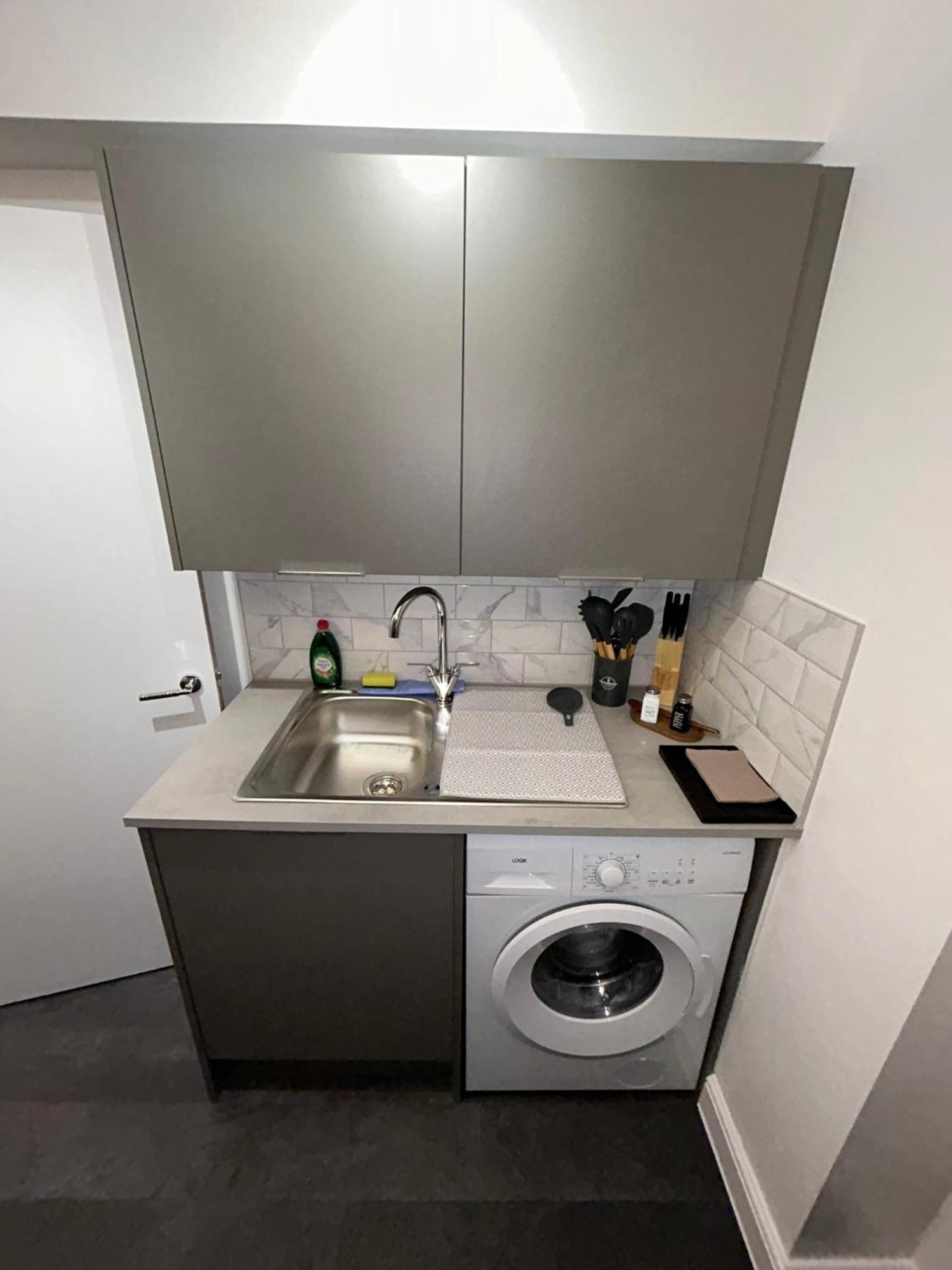 Brand New Modern Apartments Steps From Gloucester Quays Exterior photo