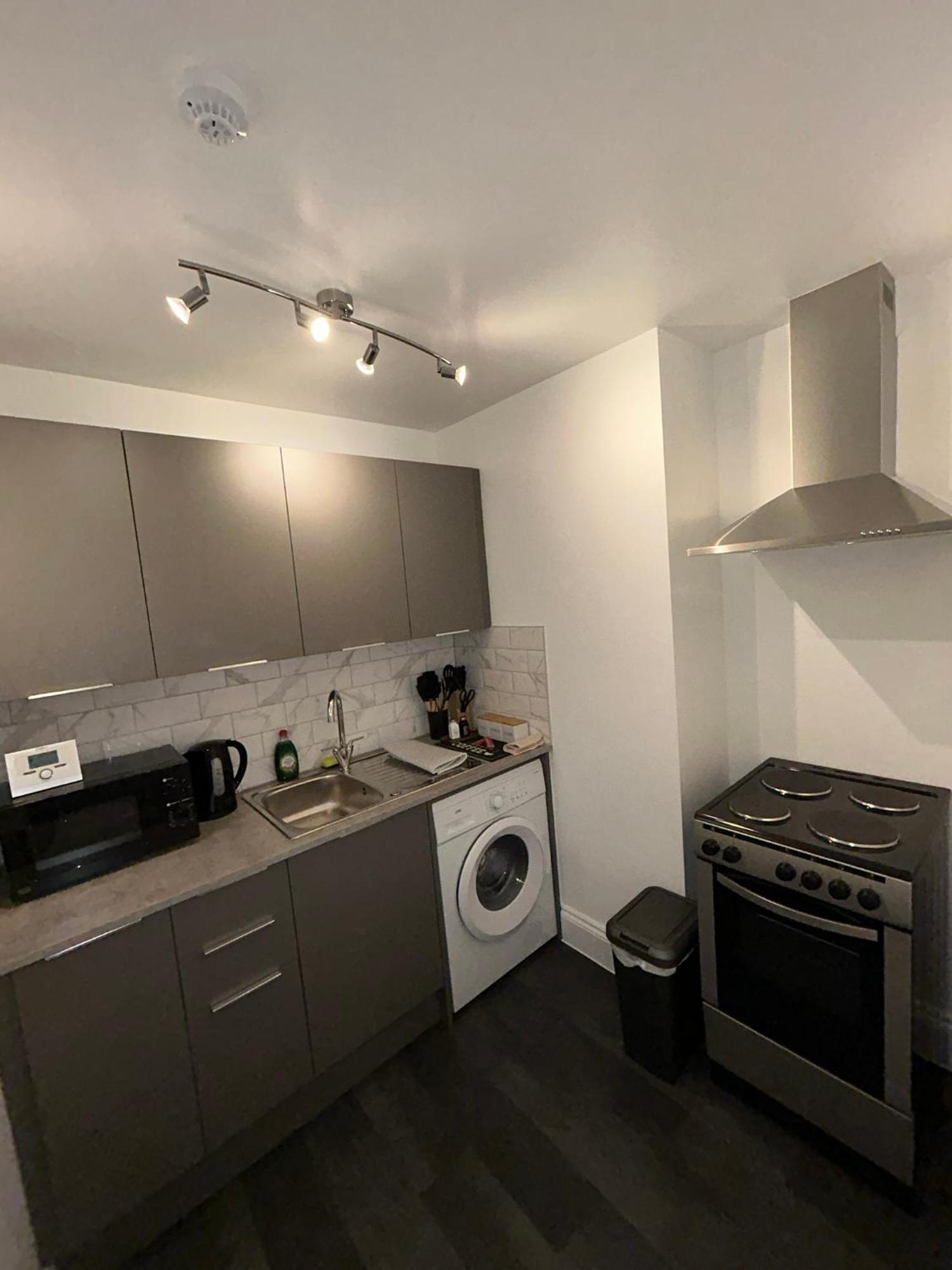 Brand New Modern Apartments Steps From Gloucester Quays Exterior photo
