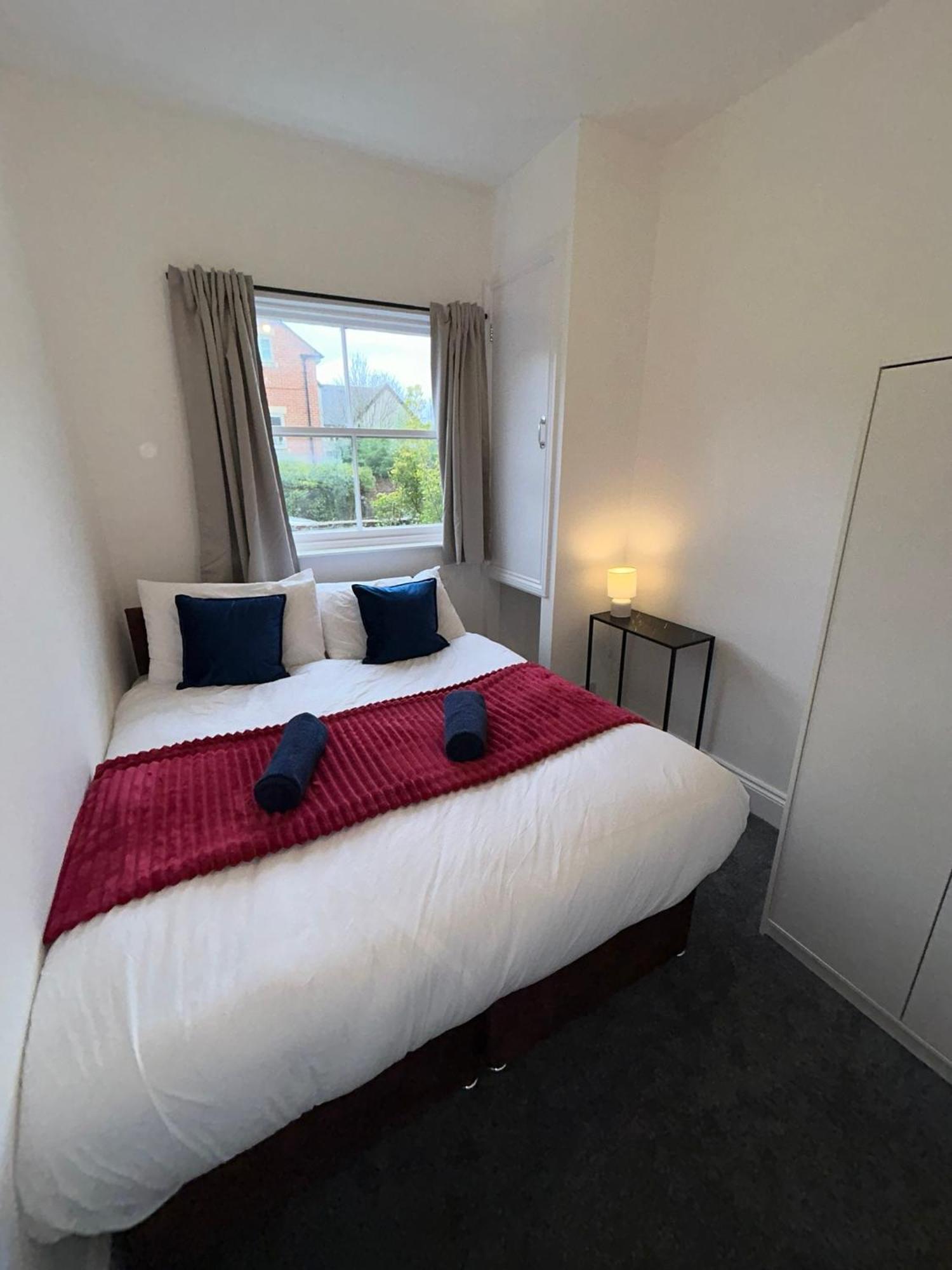 Brand New Modern Apartments Steps From Gloucester Quays Exterior photo