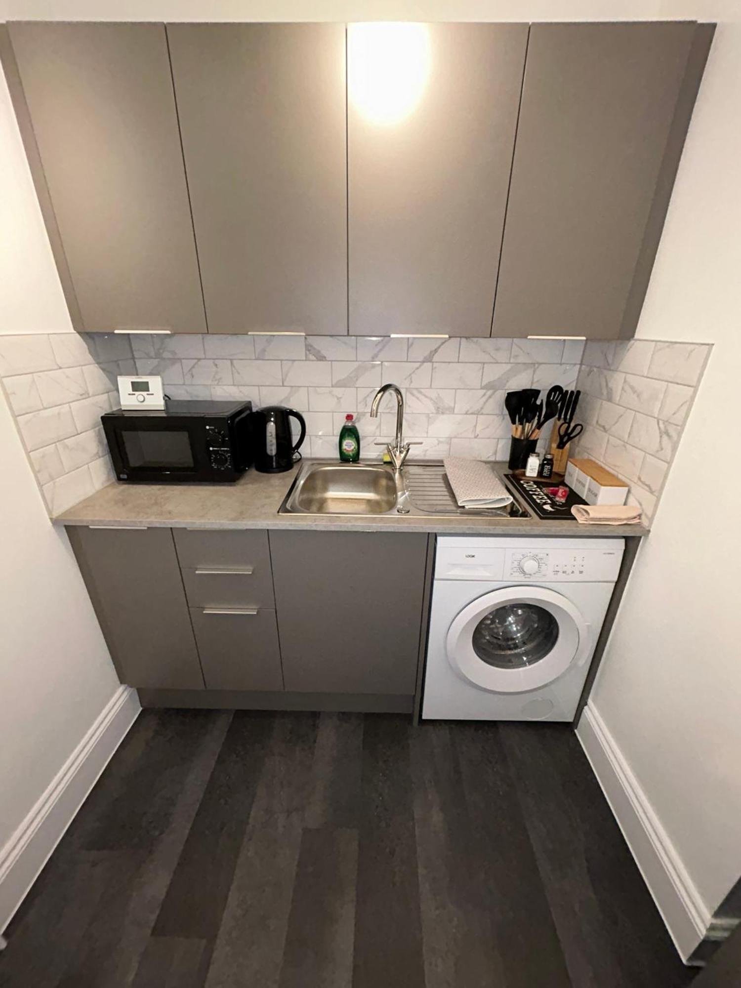 Brand New Modern Apartments Steps From Gloucester Quays Exterior photo