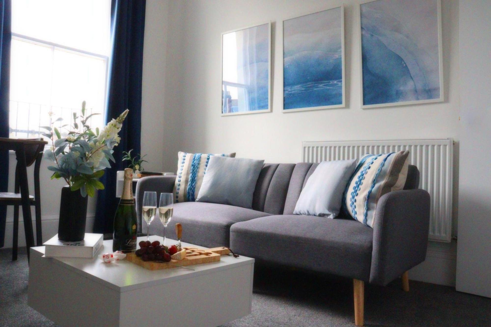 Brand New Modern Apartments Steps From Gloucester Quays Exterior photo