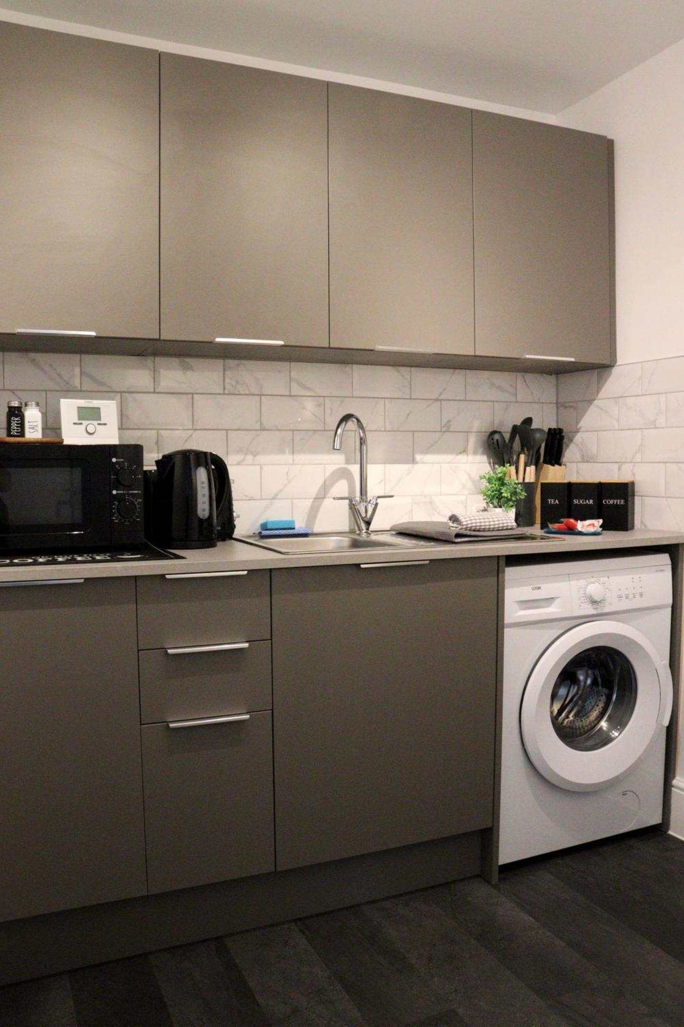 Brand New Modern Apartments Steps From Gloucester Quays Exterior photo